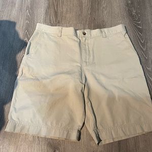 Like new men’s Lacoste khaki shorts measurements on pic!